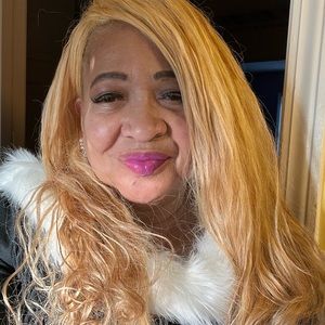 Meet your Posher, Linda